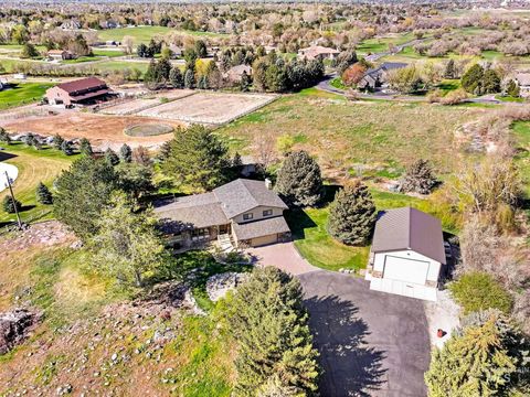 Photo of 4055 N Canyon Ridge Dr, Twin Falls, ID 83301 (MLS # 98981045)