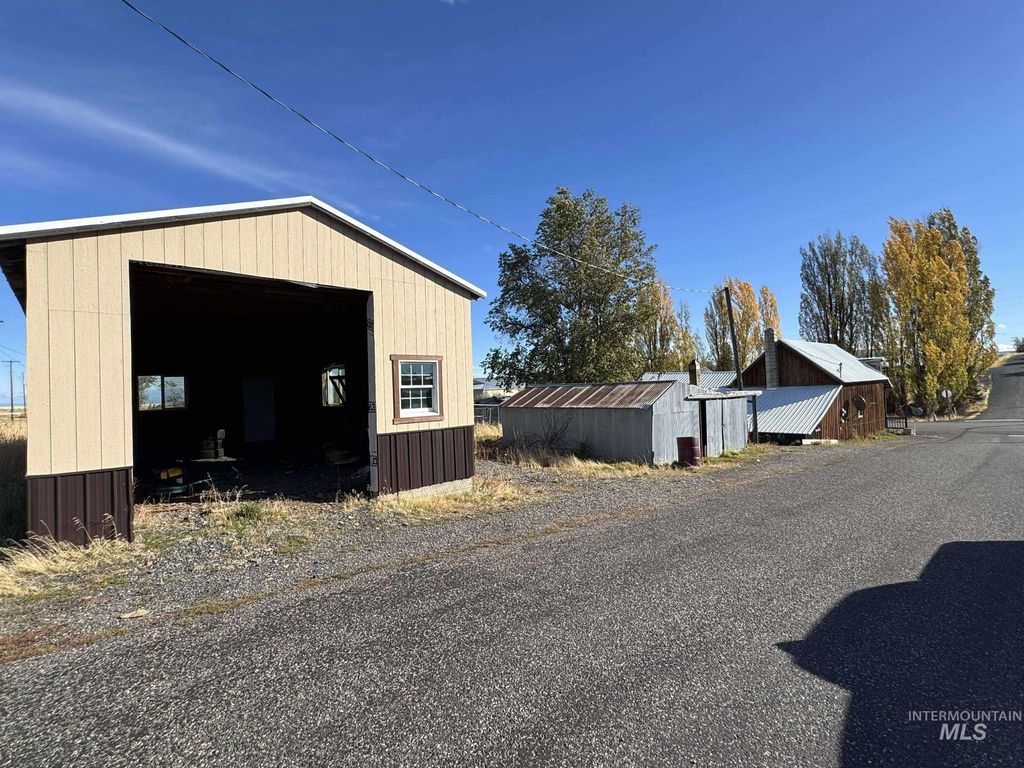 Photo of 40238 Sr 129, Anatone, WA 99401 (MLS # 98969894)