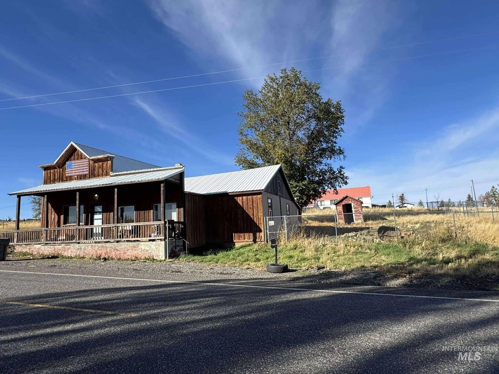 Photo of 40238 Sr 129, Anatone, WA 99401 (MLS # 98969894)