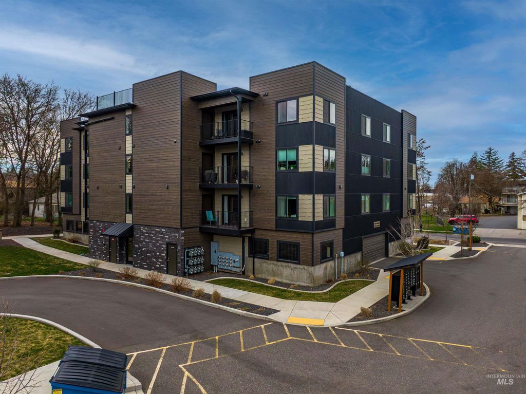 Photo of 109 N Almon Street #203 St, Moscow, ID 83843 (MLS # 98978637)