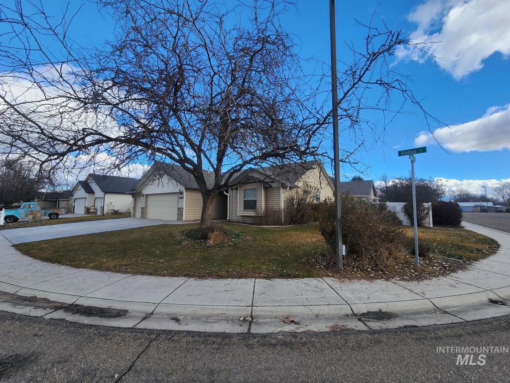 Photo of 1000 N Rodeo St, Parma, ID 83660 (MLS # 98974265)