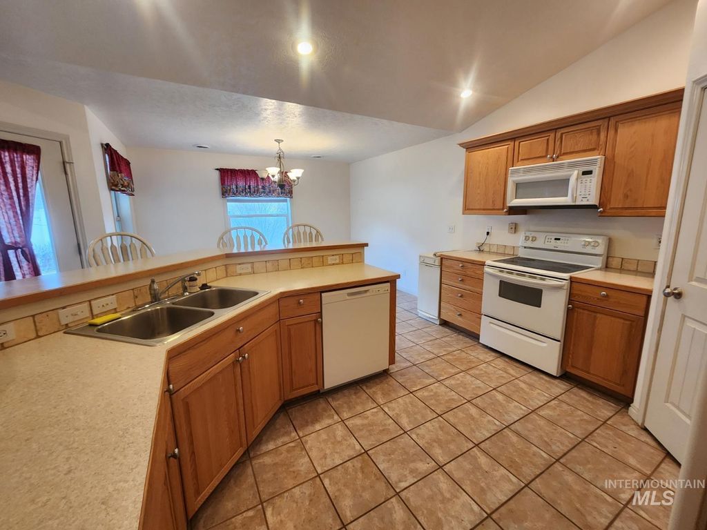 Photo of 1000 N Rodeo St, Parma, ID 83660 (MLS # 98974265)