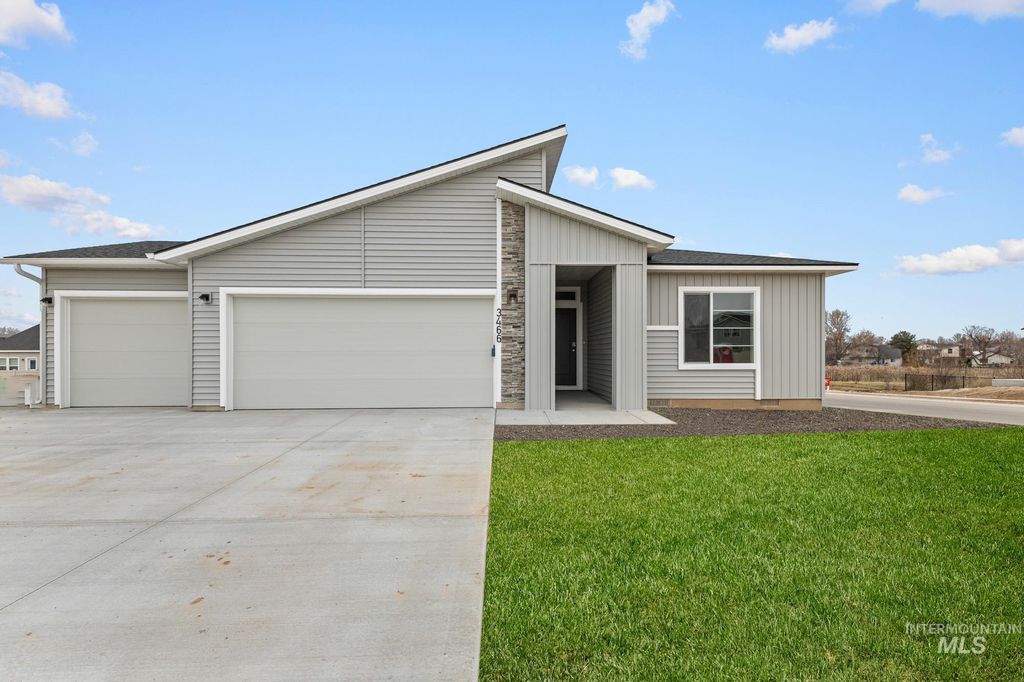 Photo of 306 W 17th Ave, Jerome, ID 83338 (MLS # 98983939)