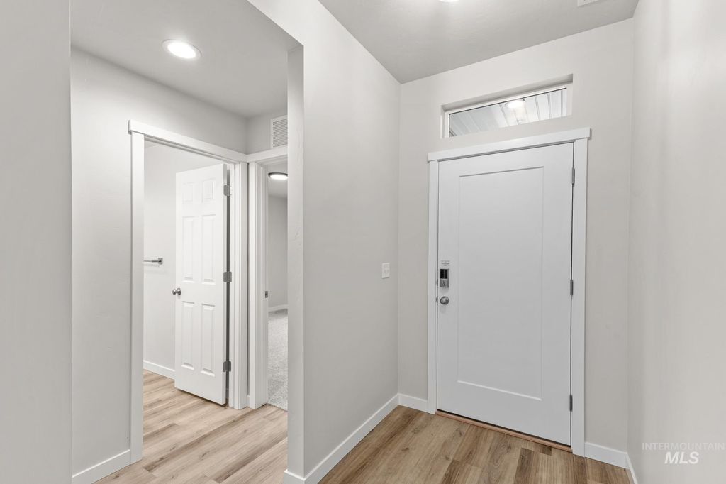 Photo of 306 W 17th Ave, Jerome, ID 83338 (MLS # 98983939)