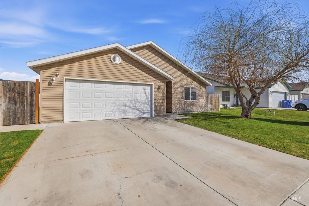 Photo of 1008 S Date St, Jerome, ID 83338 (MLS # 98979836)