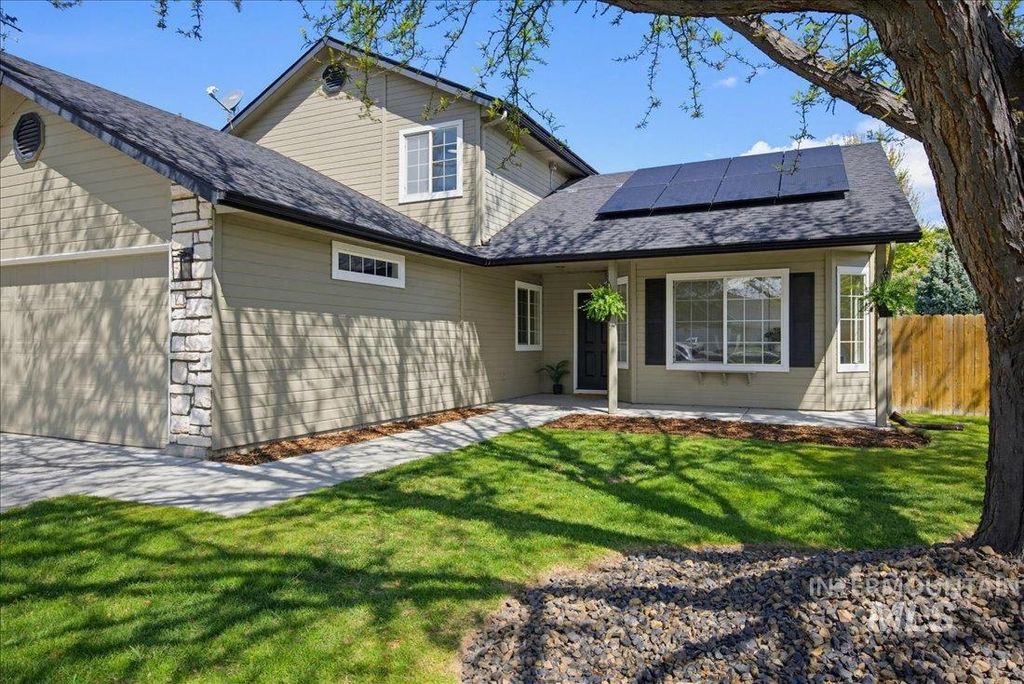 Photo of 2060 E. Redwick Ct, Meridian, ID 83646 (MLS # 98984244)