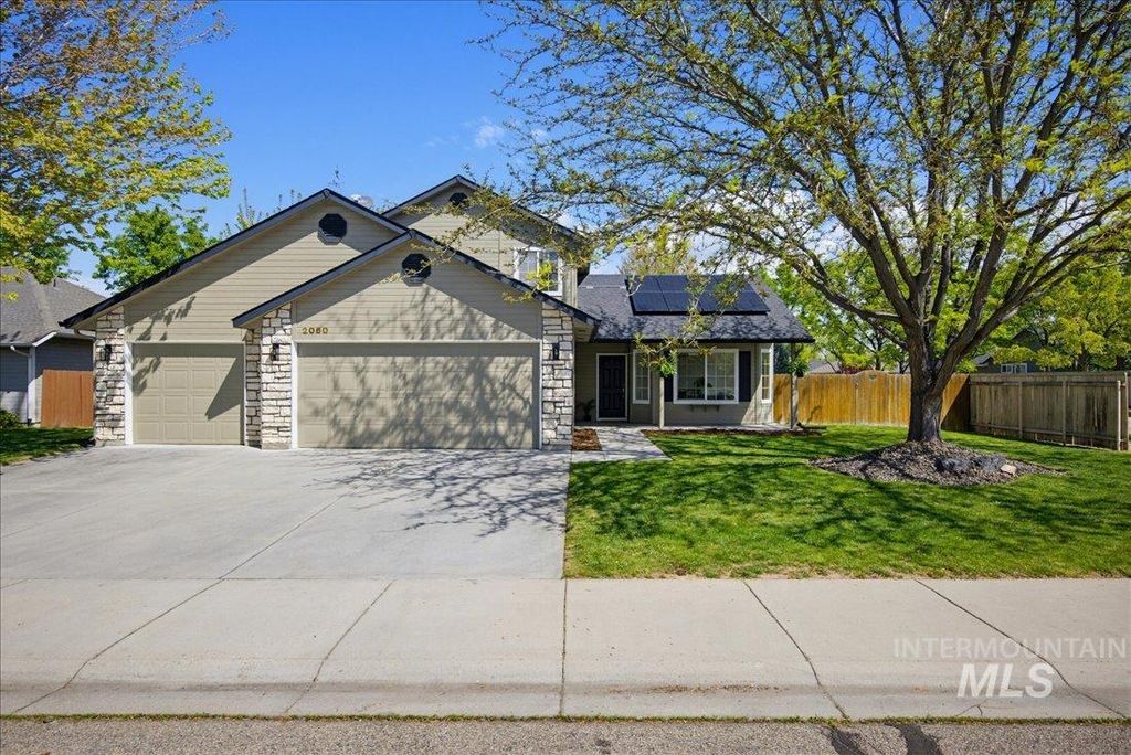 Photo of 2060 E. Redwick Ct, Meridian, ID 83646 (MLS # 98984244)