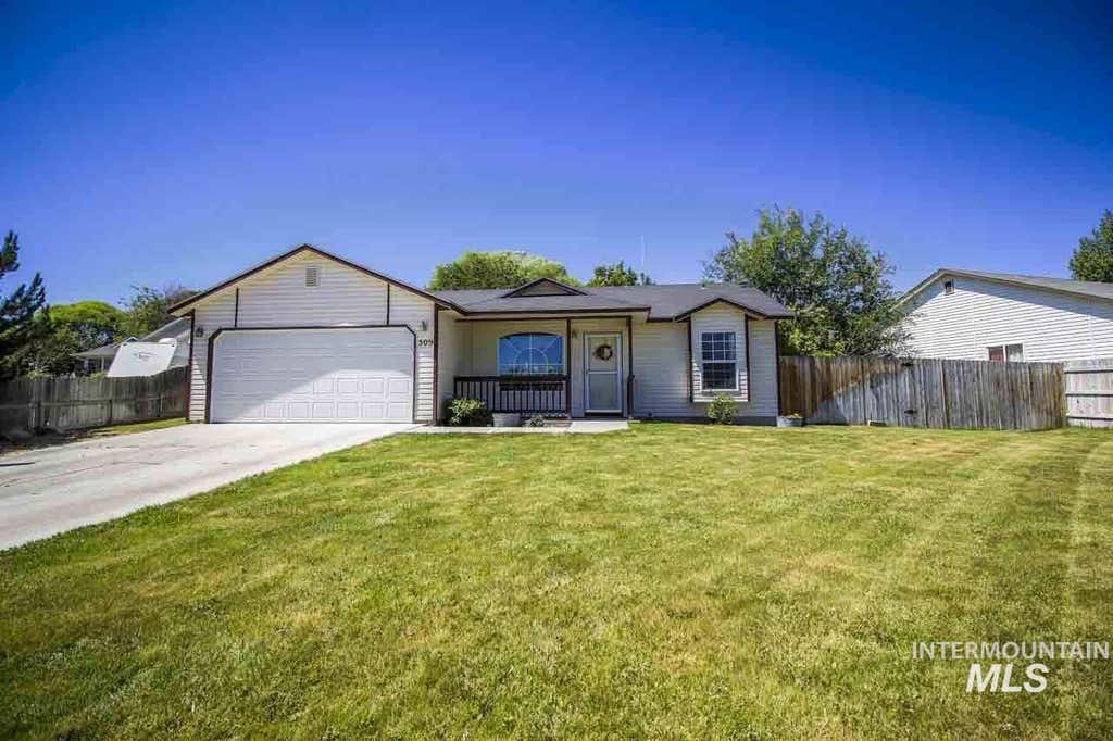 Photo of 509 Cedar Park Ln, Nampa, ID 83686 (MLS # 98994841)