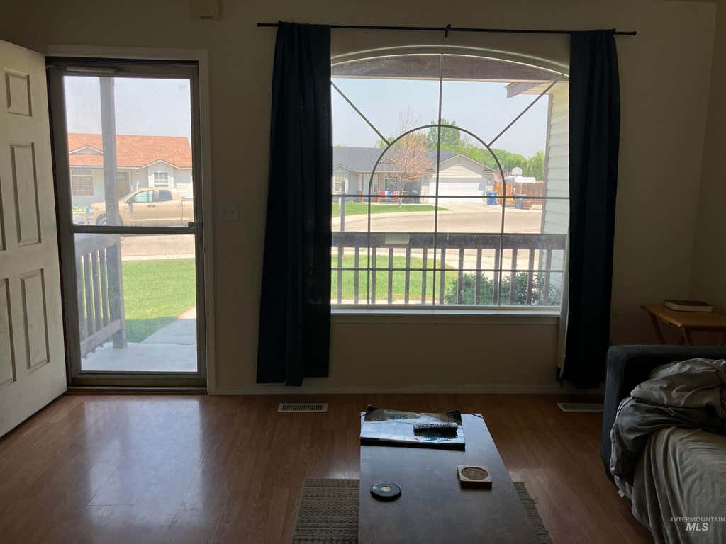 Photo of 509 Cedar Park Ln, Nampa, ID 83686 (MLS # 98994841)