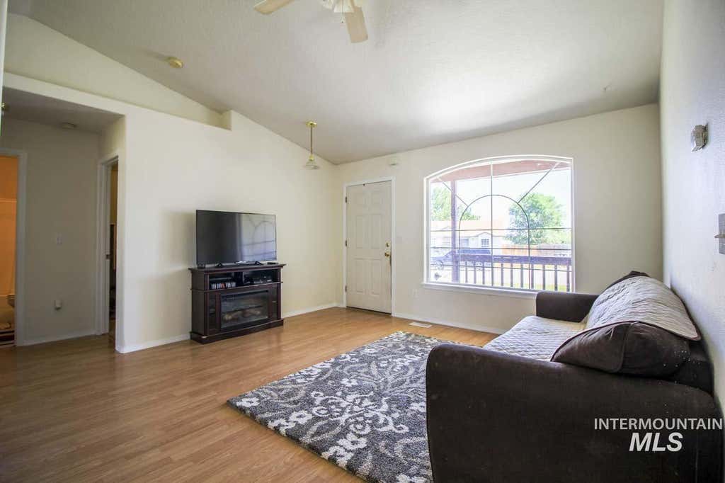 Photo of 509 Cedar Park Ln, Nampa, ID 83686 (MLS # 98994841)