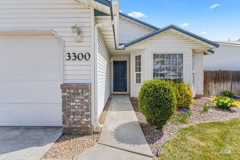 Photo of 3300 S Holly St, Nampa, ID 83686 (MLS # 98981428)