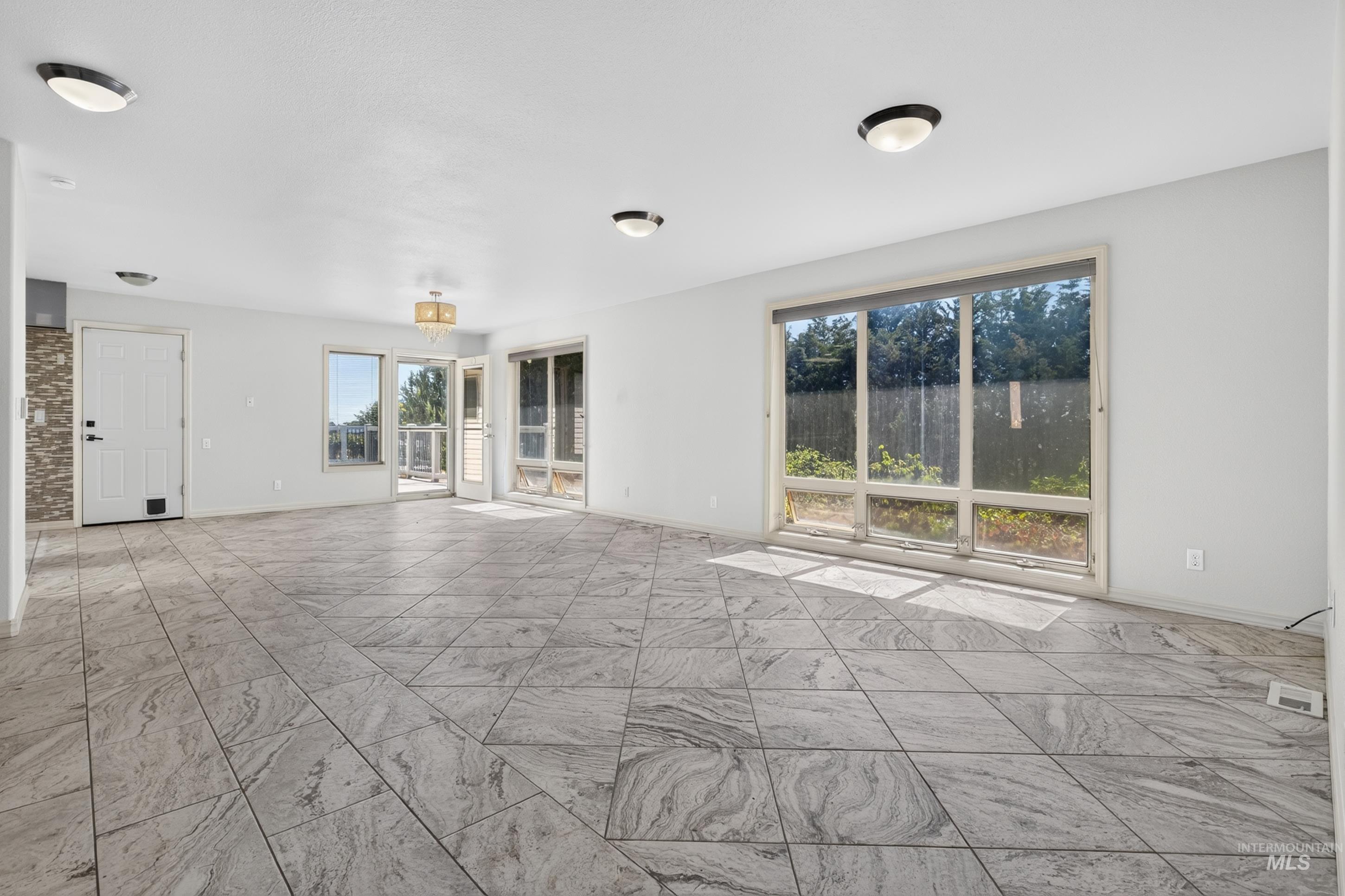 9590 Foothill Rd