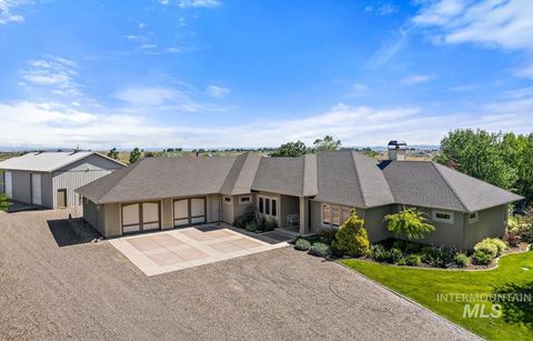 Photo of 4532 Oak Road, Ontario, OR 97914 (MLS # 98975726)