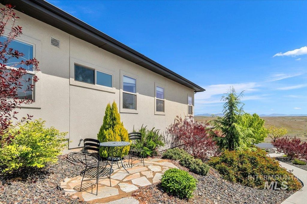 Photo of 7760 N Grand Ridge Lane, Eagle, ID 83616 (MLS # 98984369)