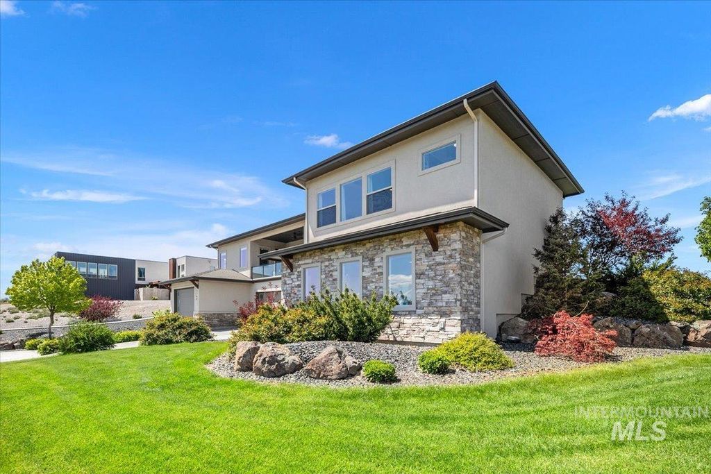 Photo of 7760 N Grand Ridge Lane, Eagle, ID 83616 (MLS # 98984369)