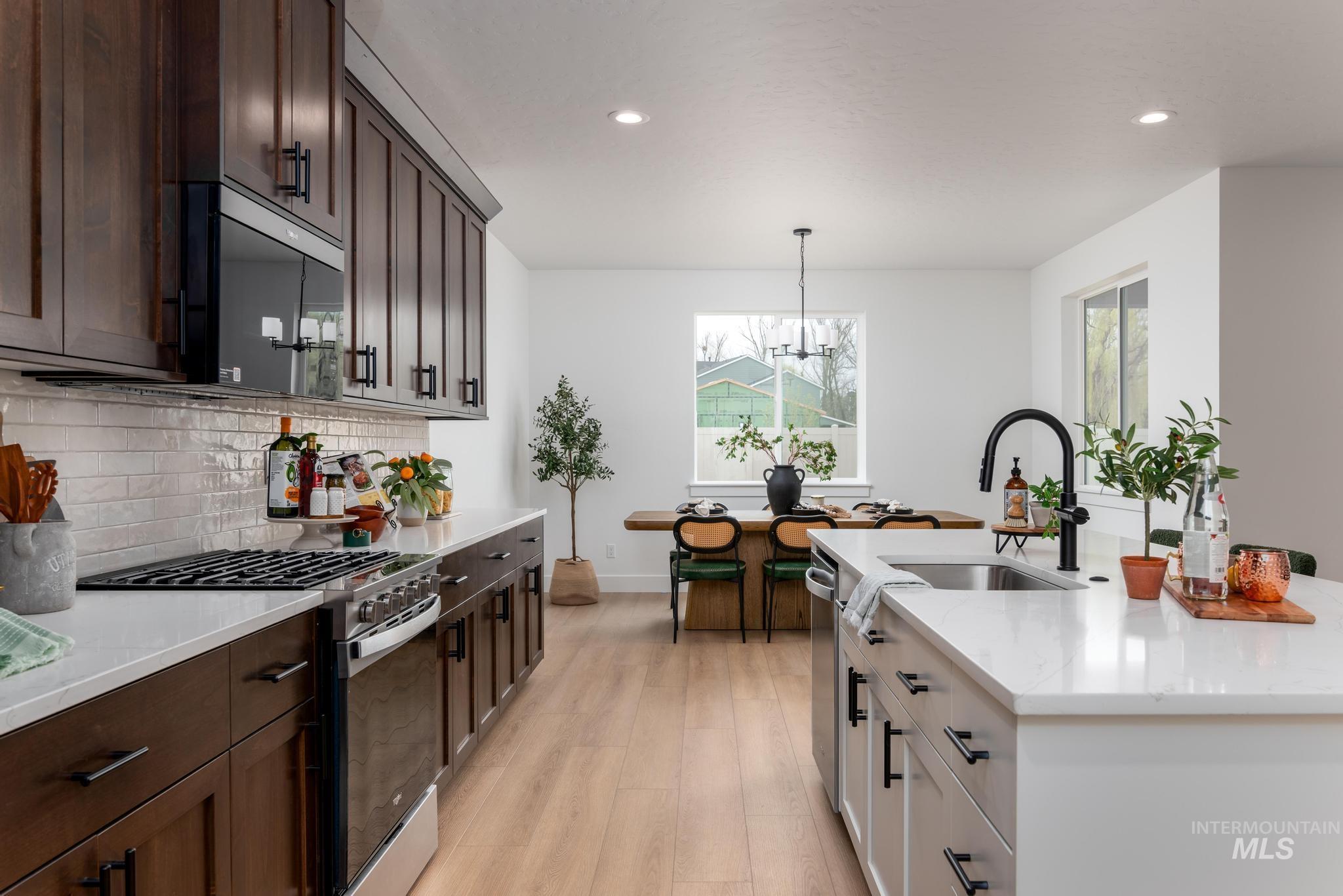 14842 Brown Pelican St