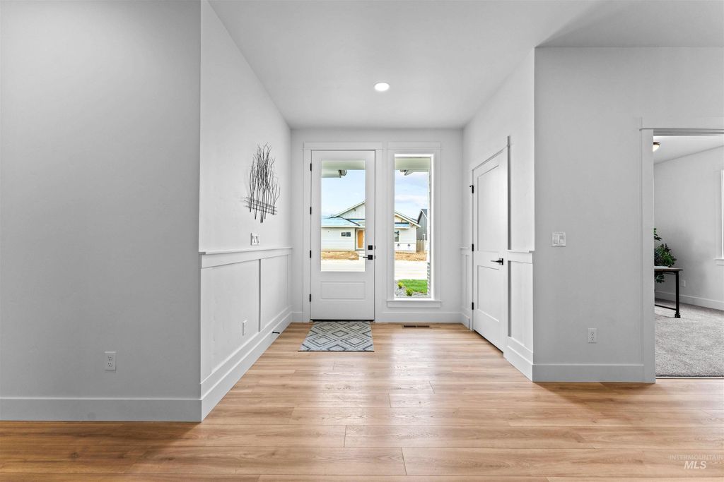 Photo of 9943 W Sunberry Ct, Star, ID 83669 (MLS # 98972937)