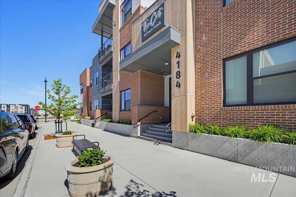 Photo of 4184 E Haystack St #103, Boise, ID 83716 (MLS # 98984256)