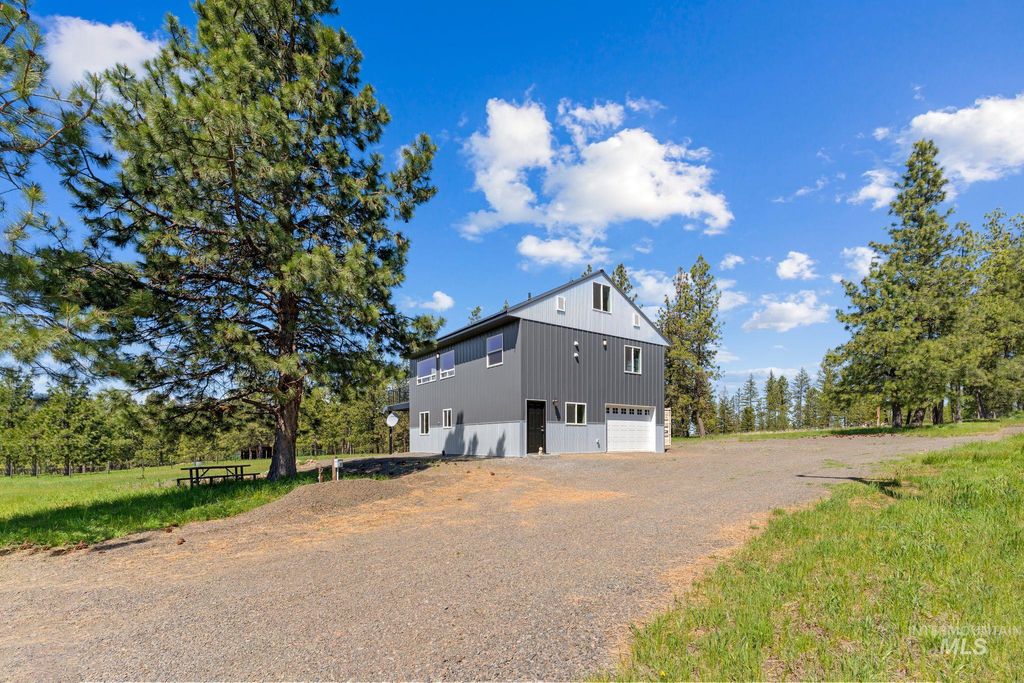 Photo of 507 Road RD, Anatone, WA 99402 (MLS # 98985693)