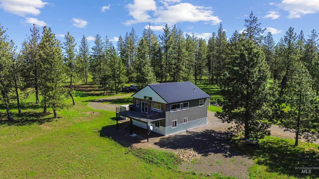 Photo of 507 Road RD, Anatone, WA 99402 (MLS # 98985693)