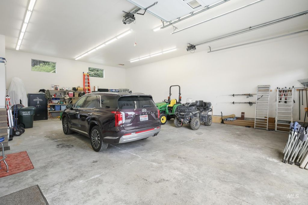 Photo of 110 S 3rd Ave, Pierce, ID 83546 (MLS # 98978316)