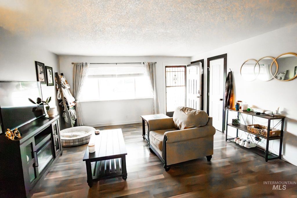 Photo of 704 Hudson Dr, Nampa, ID 83651 (MLS # 98978930)