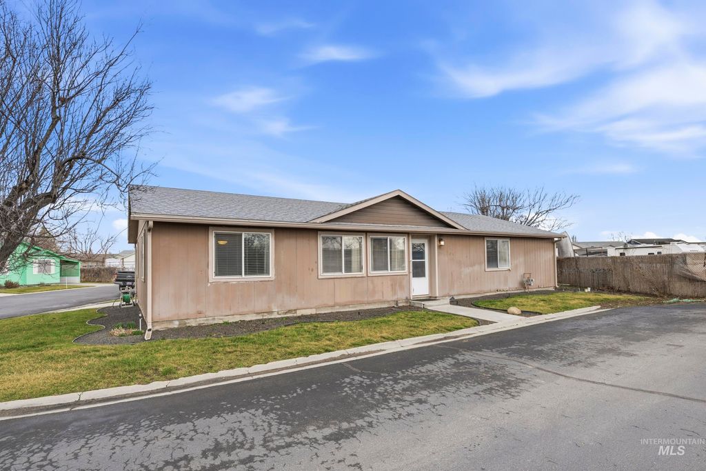 Photo of 1907 W Flamingo Ave #152, Nampa, ID 83651 (MLS # 98975173)