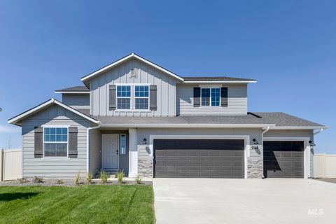 Photo of 923 NE Trailridge St, Mountain Home, ID 83647 (MLS # 98974757)