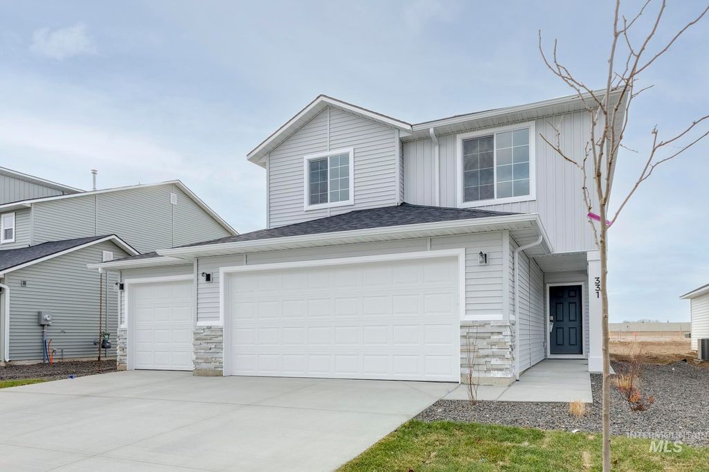 Photo of 331 N Coltsfoot Ave, Kuna, ID 83634 (MLS # 98968379)