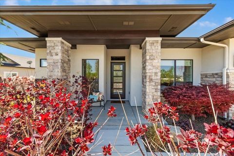 Photo of 5331 N Bolsena Way, Meridian, ID 83646 (MLS # 98980009)