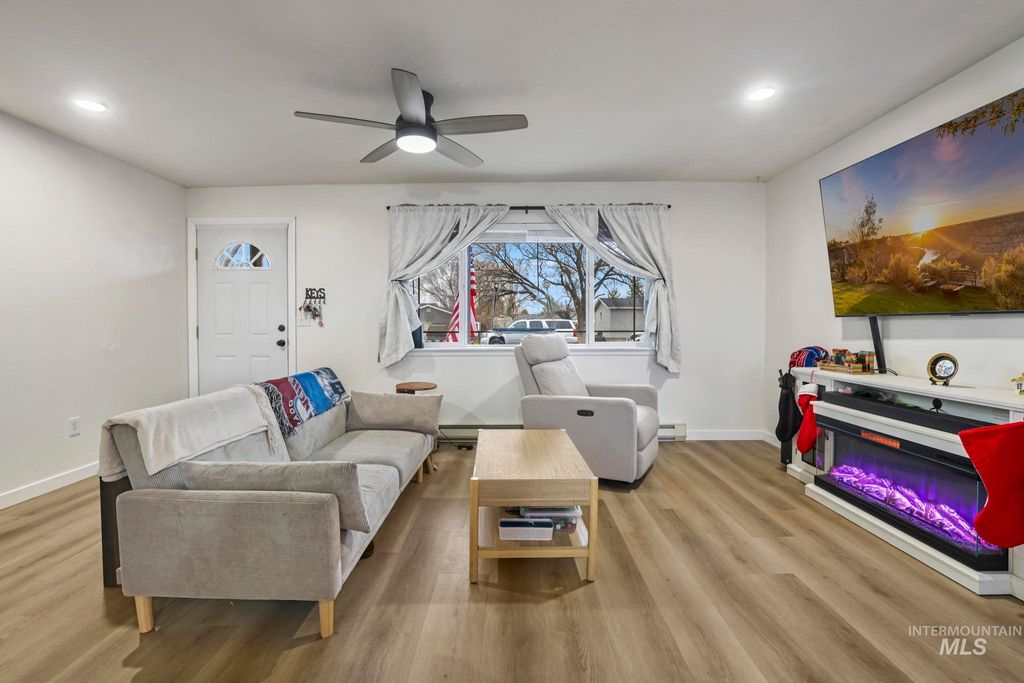 Photo of 3083 Dickson Ave, Twin Falls, ID 83301 (MLS # 98973602)