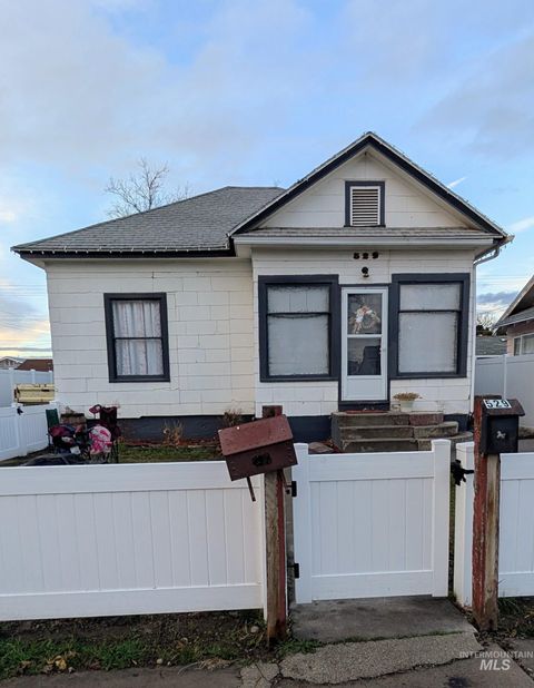 Photo of 529 N 5th Ave, Twin Falls, ID 83301 (MLS # 98972088)