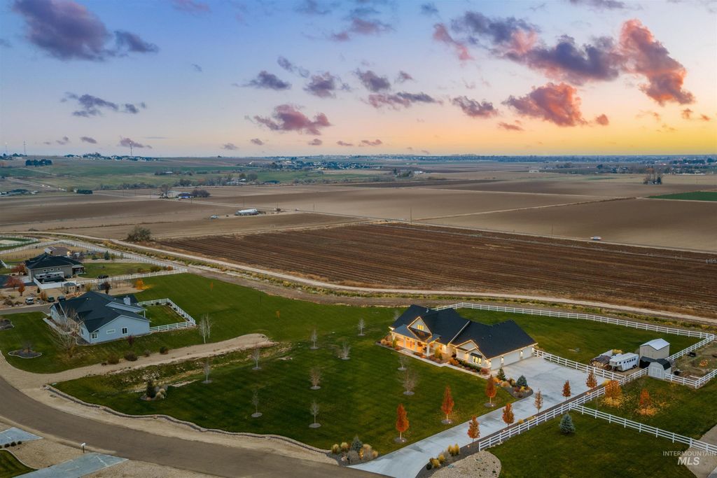 Photo of 12334 Rivendell Ct, Nampa, ID 83686 (MLS # 98967433)