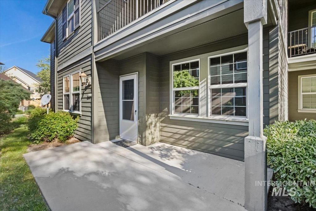 Photo of 1244 E Winding Creek Drive, Eagle, ID 83616 (MLS # 98985465)