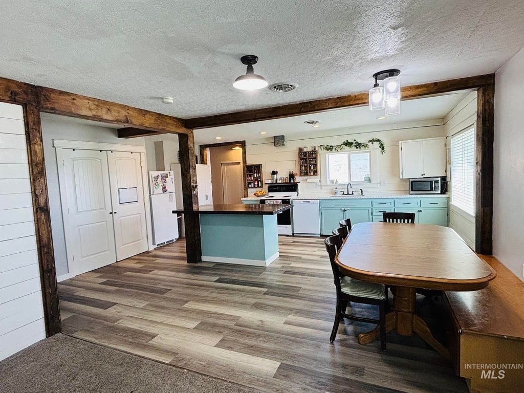 Photo of 802 S 9th St, Rupert, ID 83350 (MLS # 98978734)