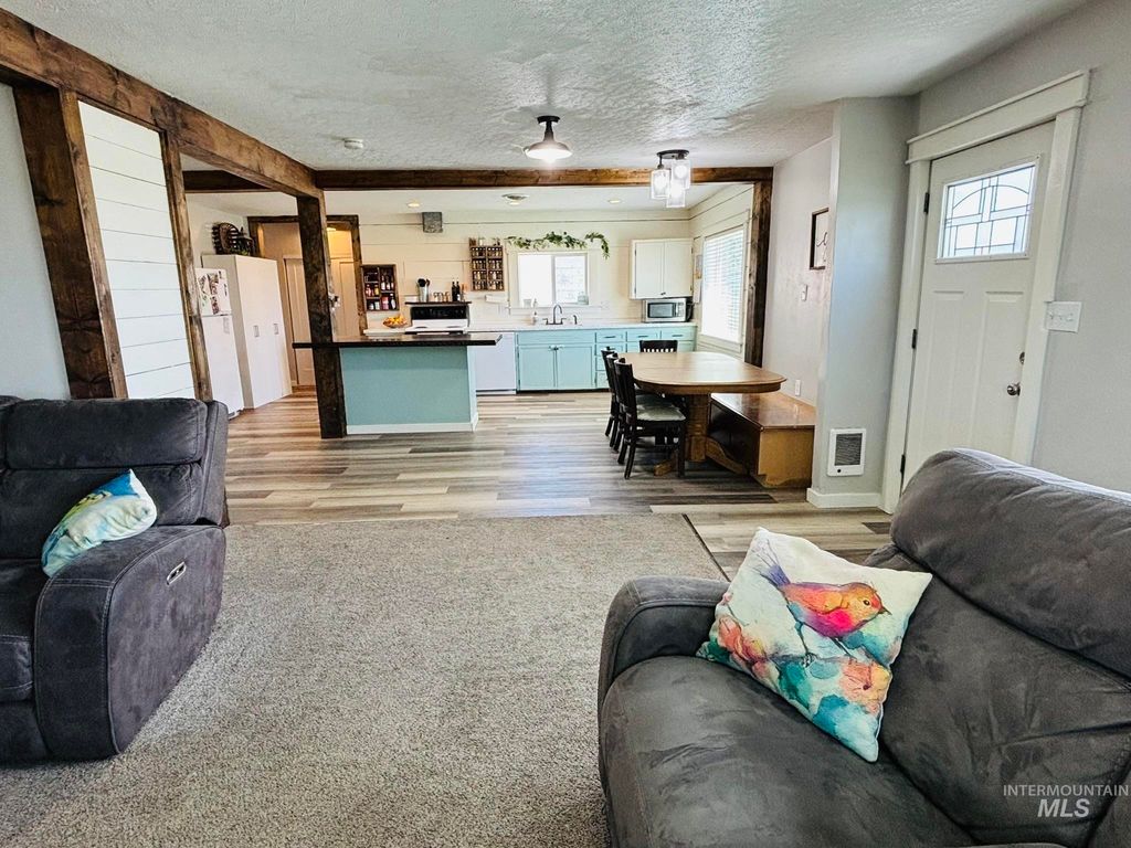 Photo of 802 S 9th St, Rupert, ID 83350 (MLS # 98978734)