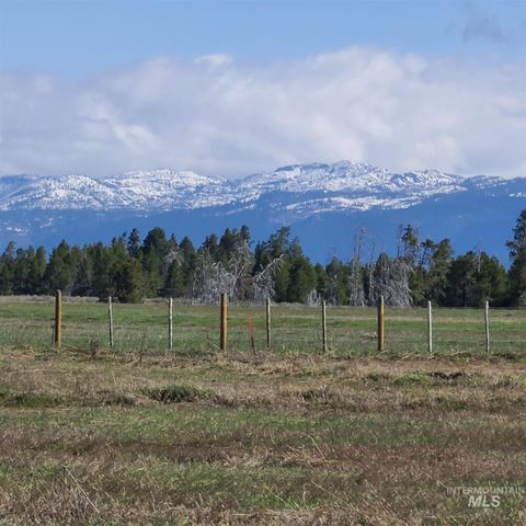 Photo of 1808 Schultz Road, Donnelly, ID 83615 (MLS # 98966683)