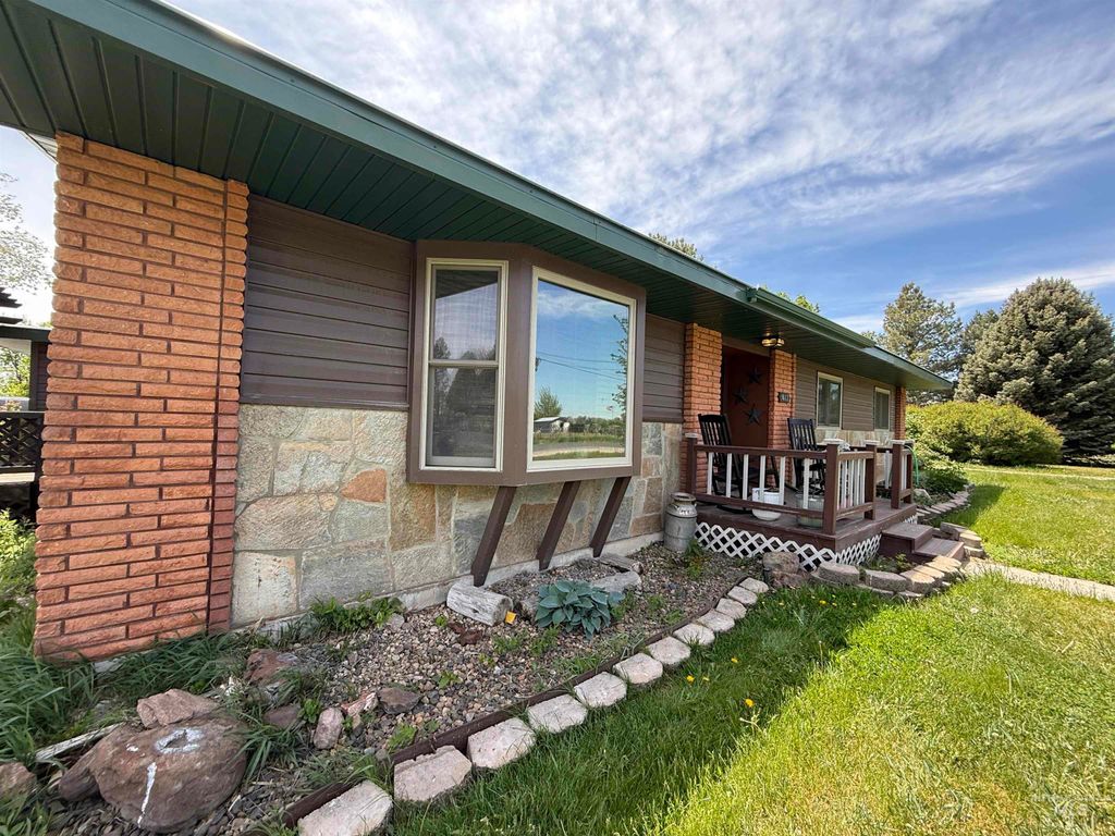 Photo of 1617 9th Ave E AVE, Gooding, ID 83330 (MLS # 98986662)