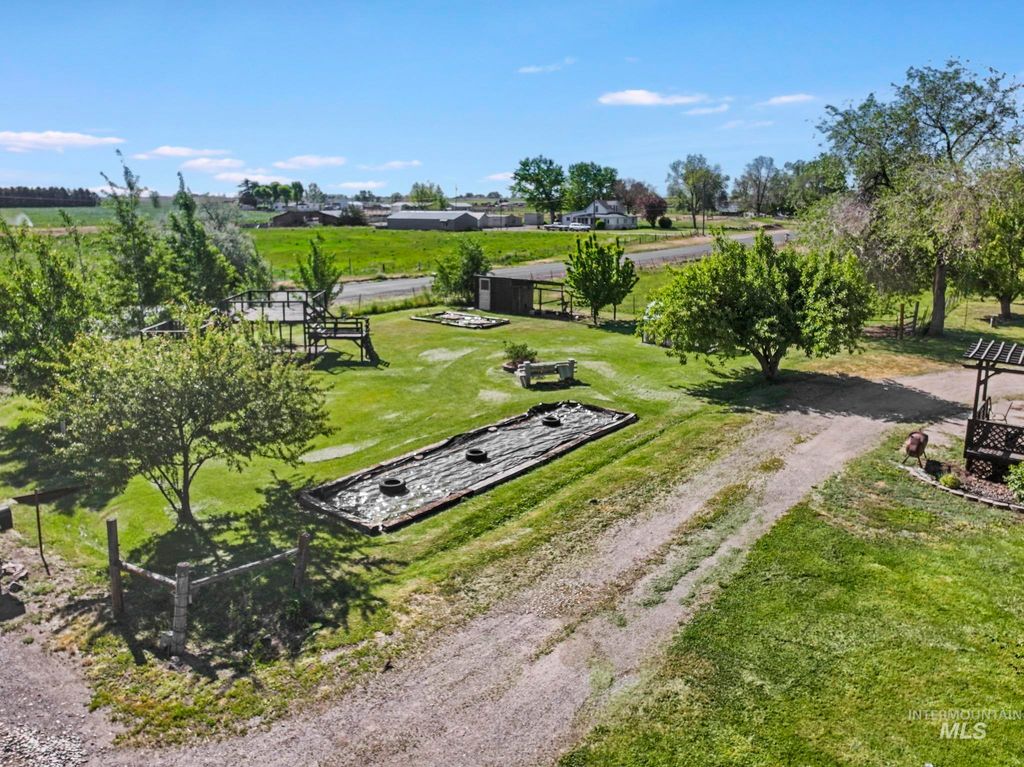 Photo of 1617 9th Ave E AVE, Gooding, ID 83330 (MLS # 98986662)