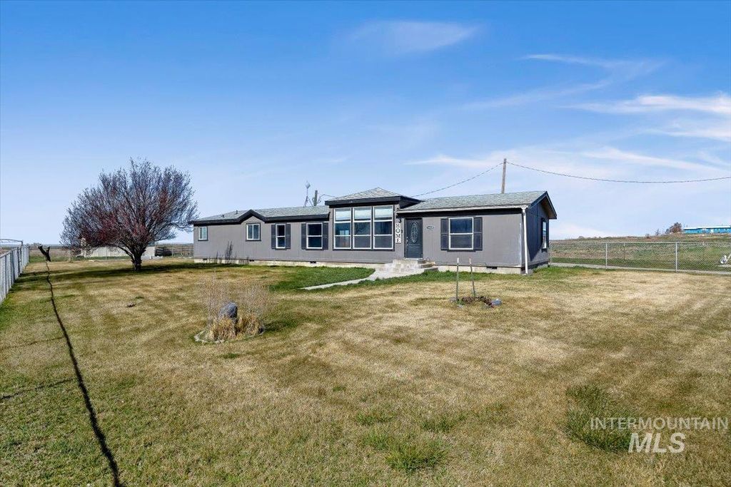 Photo of 3485 S 2000 E, Wendell, ID 83355 (MLS # 98978967)