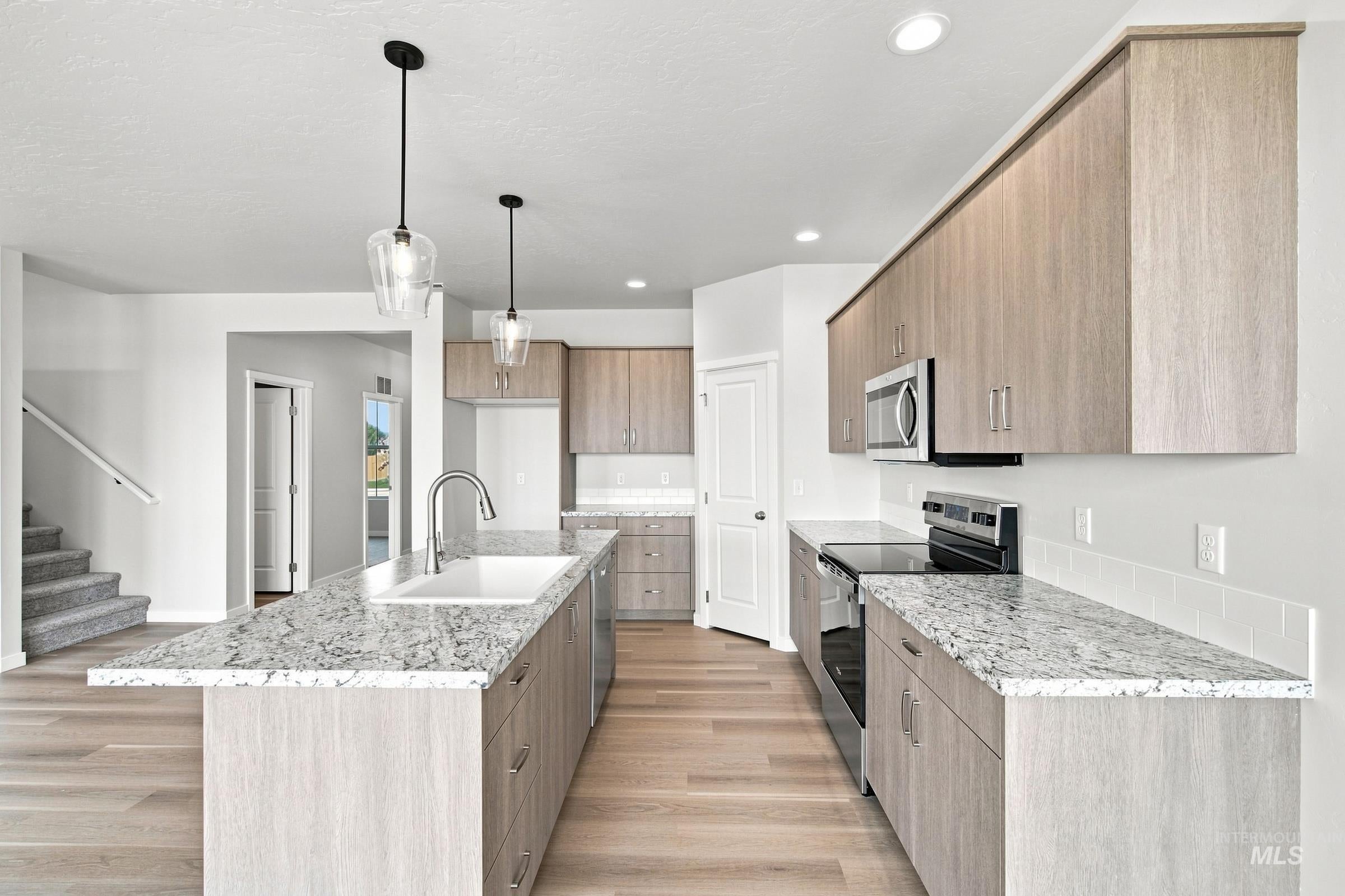 460 Aplomado Ct