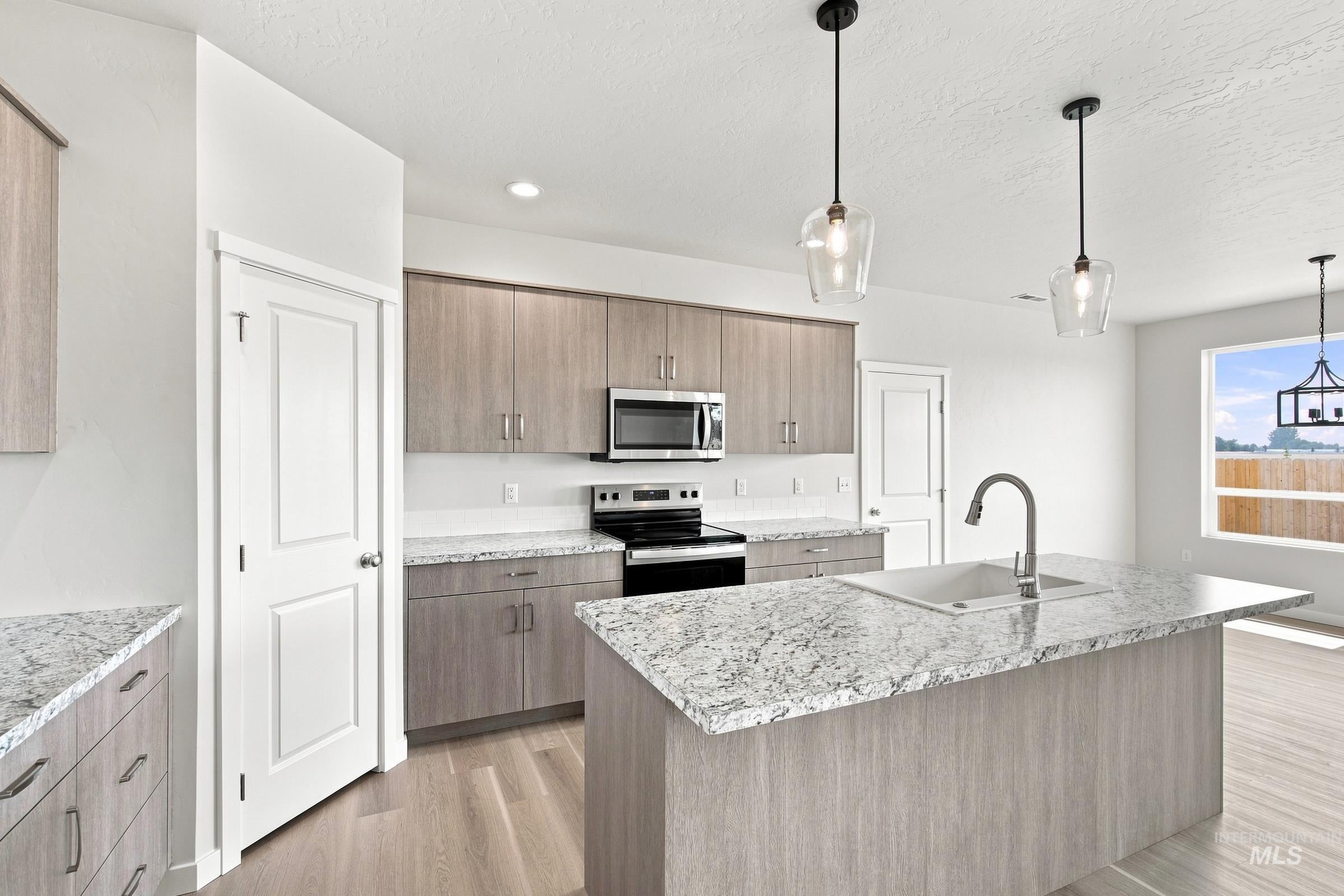 460 Aplomado Ct