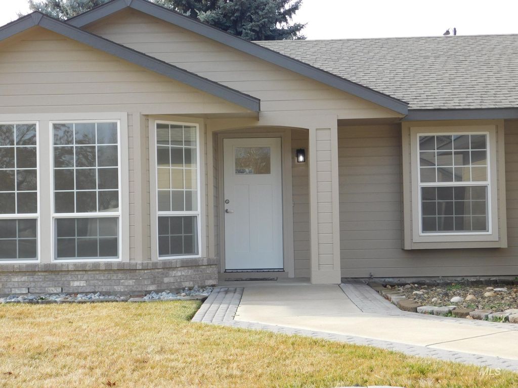 Photo of 3009 N Hearth Ave, Meridian, ID 83646 (MLS # 98970830)