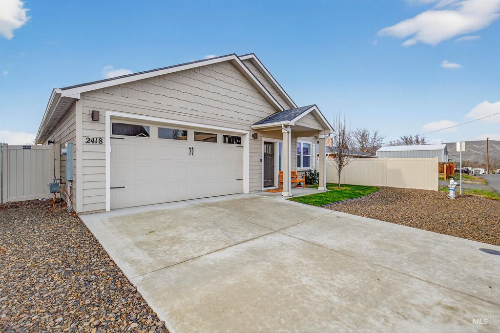 Photo of 2418 Legacy Court, Clarkston, WA 99403 (MLS # 98972075)