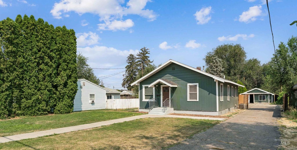 Photo of 220 Lone Star Road, Nampa, ID 83651 (MLS # 99004914)