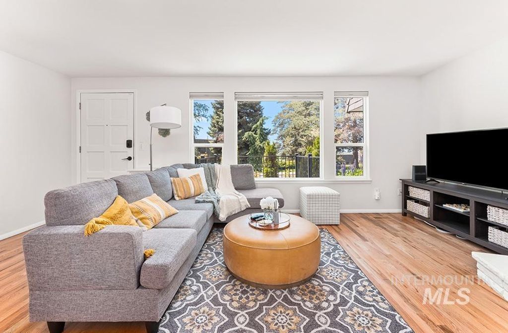 Photo of 103 W Braemere Rd, Boise, ID 83702 (MLS # 98965205)