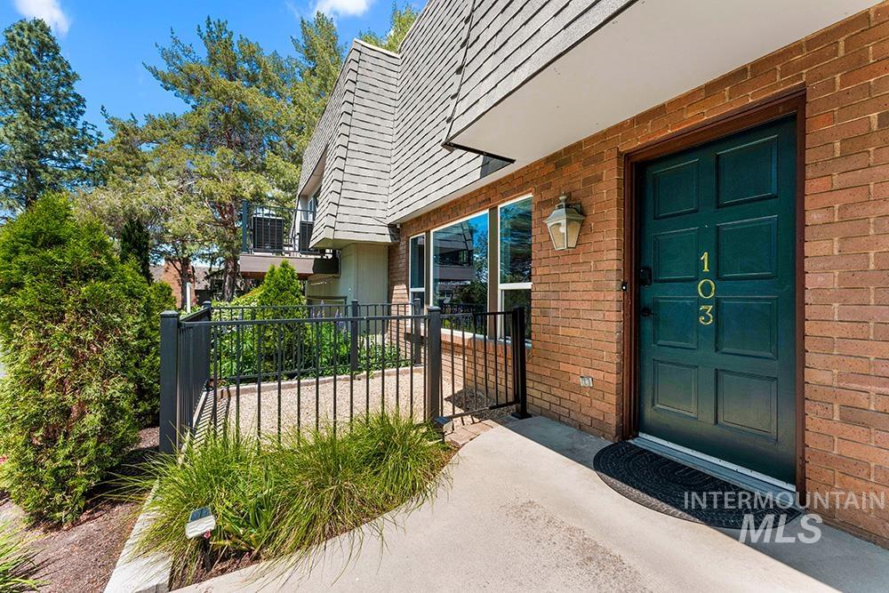 103 W Braemere Rd