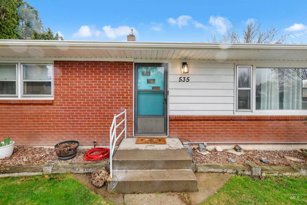 Photo of 535 Yellowstone Dr, Jerome, ID 83338 (MLS # 98980313)