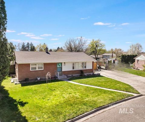 Photo of 535 Yellowstone Dr, Jerome, ID 83338 (MLS # 98980313)