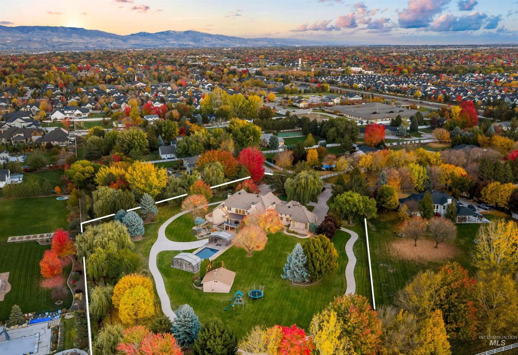 Photo of 6673 N Fox Run Ave, Meridian, ID 83646 (MLS # 98973981)